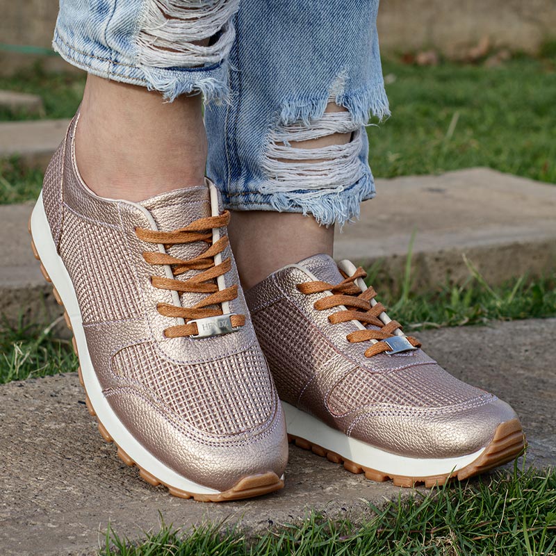 Colores de zapatos de cuero tendencia para mujer Plateado
